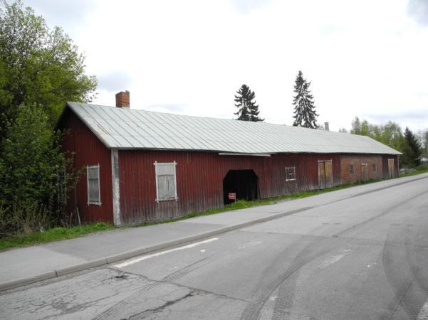 Vanhan Pännäistentien halkaisema kulttuurihistoriallisesti arvokas alue on merkitty valkoisella värillä. 3. Suunnittelutilanne 3.