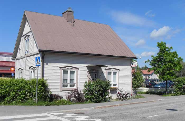 186 Lindbergin parturiliikkeen talo on kaunis esimerkki