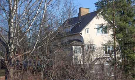 Siljalantie 19b (191a; luokka 2) ja Siljalantie 19a (191ä; luokka 2) (Päivölä) sekä 17 (Ahtola) (191b; luokka 2) sijaitsevat korttelin sisällä Ridasjärventien ja Siljalantien välissä.