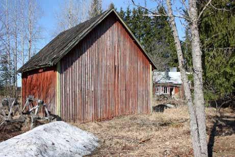 Peltola (191q) oli vanha pientila, jonka asuinrakennus oli 1910-luvulta oleva koristeellinen yksikerroksinen ja pienellä runkosyvyydellä varustettu hirsitalo.