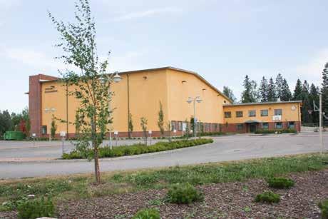 Monimuotoista koulukompleksia laajennettiin