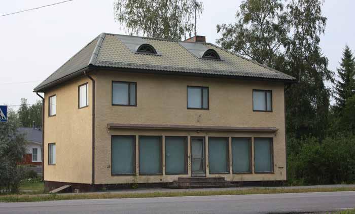 Jälleenrakennuskauden rakennukset sijaitsevat pääasiassa Pertun koulun läheisyydessä Rovastintiellä, Juhanintiellä alueen keskiosassa sekä eteläosassa Viertolantiellä ja Impivaarantiellä.
