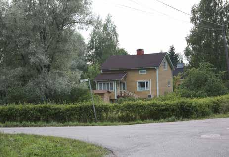 Alueeseen kuuluu myös 1950-luvulle tyypillistä liikerakentamista edustava käytöstä poistettu, vuonna 1952 63 valmistunut kauppa (199a; luokka 2), joka odottaa asianmukaista käyttöä