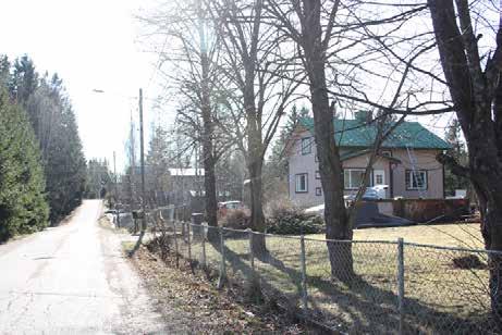 Numeroissa 10, 14 ja 16-25 on kauttaaltaan 1940-50-luvun rakennuskantaa ja