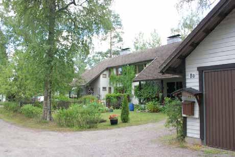 Talojen julkisivuja on uusittu 1970-luvulla ja yksityiskohtia, kuten parvekkeita ja kuisteja, on muutettu ja neljän perheen talot on muutettu kahden