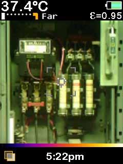 Toisen vaiheen kompressori on kylmä, kun taas järjestelmän kolme muuta kompressoria