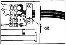 2.2. LAITTEEN SIJOITUS Sijoita kone kiinteälle, vaakasuoralle, kuivalle alustalle, josta ei irtoa pölyä tms. imuilmaan (eturitilään). Sijoita laite mieluiten lattiatasoa korkeammalle.