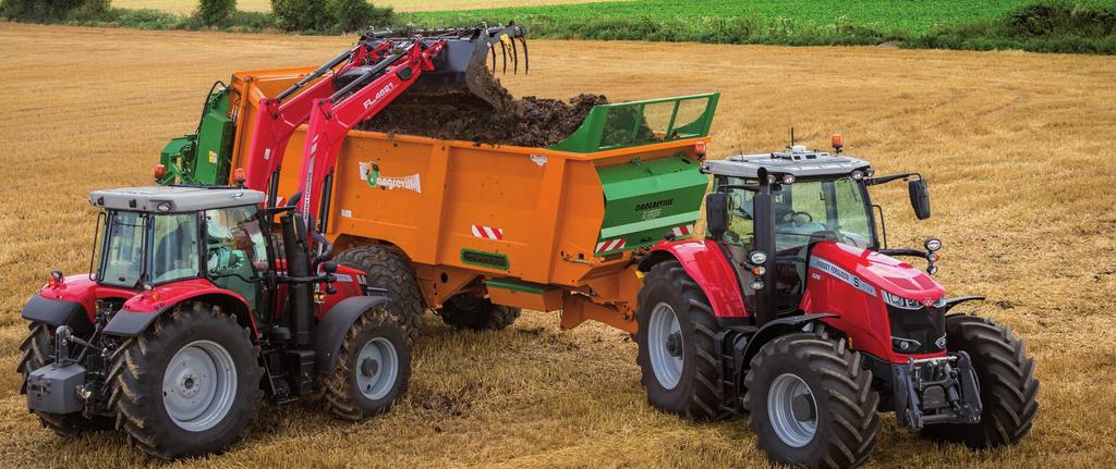 25 MASSEY FERGUSON Joystick mahdollistaa suunnan vaihtamisen eteenpäin ajosta peruutukseen ja kuormaajan käyttämisen samanaikaisesti oikealla kädellä.