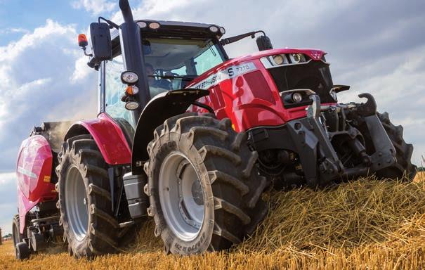 MASSEY FERGUSON Akseliväli yhdistettynä MF 7700 S -runkoon tarkoittaa, että lisäpainoa tarvitaan vähemmän, mikä auttaa suojelemaan maanpintaa ja vähentämään maahan kohdistuvaa painetta muokkauksen,