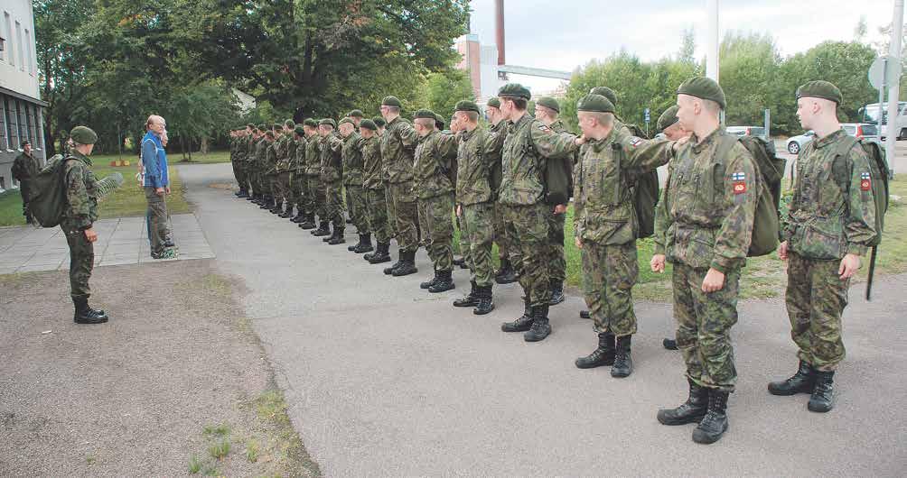 Tervehdyksen juhlaamme toivat reserviupseerikoulun johtaja, eversti Jouko Rauhala, oppilaskunnan kannatusyhdistyksen puheenjohtaja Raimo Hannula, Haminan kaupunginjohtaja Hannu Muhonen sekä Suomen