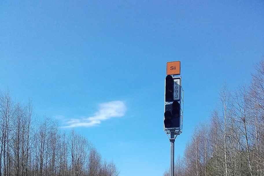 Kuva 9-3. Kaivosalueen itäpuolella kulkevalla Siilinjärvi-Viinijärvi-radalla on ainoastaan tavaraliikennettä. Kuva: Petri Hertteli 4.5.2016
