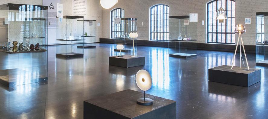 Valtakunnallisen erikoismuseon yksi tehtävä Valtakunnallisen erikoismuseon yksi tehtävä Lasinpuhaltaminen Suomen Aineettoman kulttuuriperinnön ensimmäiseen kansalliseen luetteloon Suomen lasimuseon