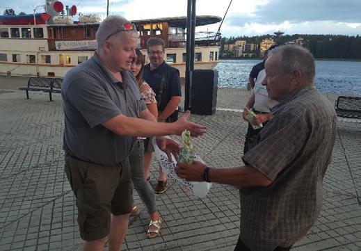Kapteeni, Markus Jokela, pisti laivan parkkiin noin 8 meripeninkulman jälkeen. Pyyhkeiden valinnan kautta saunaan.