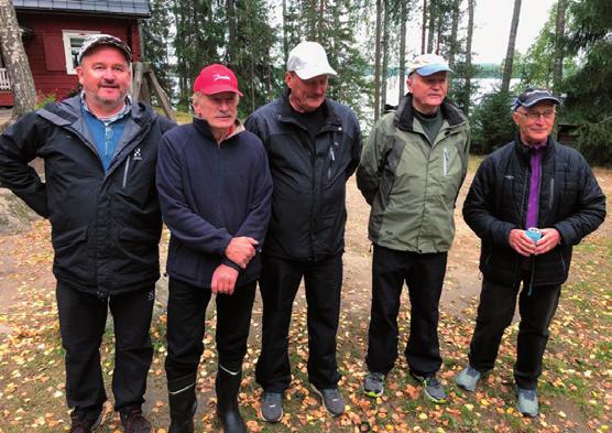 Oliko luvattu vesisade karkottanut onkimiehiä, vai muut syyskiireet, koska paikalle