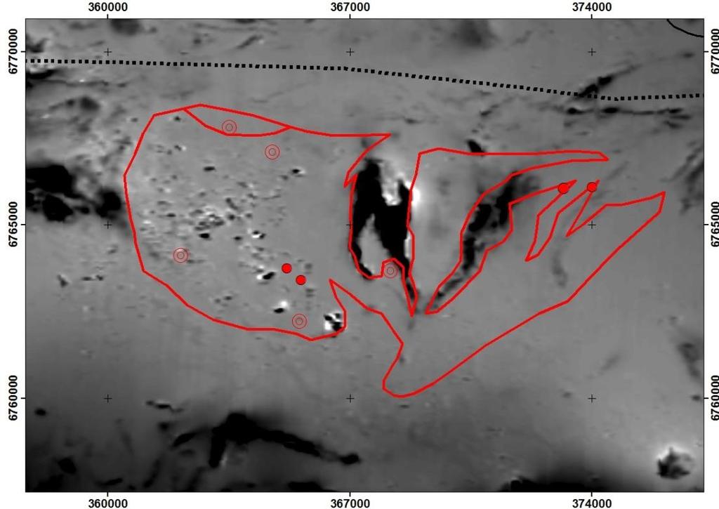 34 Kuva 3. Aulangon granodioriitin rajaus (punainen viiva) aeromagneettisella kartalla.
