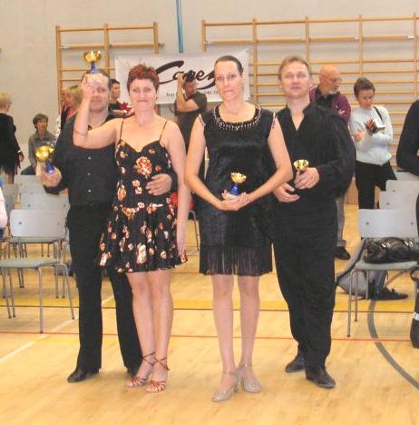 2006) tanssittiin pronssiset mitalit kaulalle Ville ja Taru Lapsi 2-E -luokassa tanssivat jälleen Tampereella hyvät kisat ottaen pronssimitalit. Ville ja Taru mitalivauhdissa Tampereella nääs!