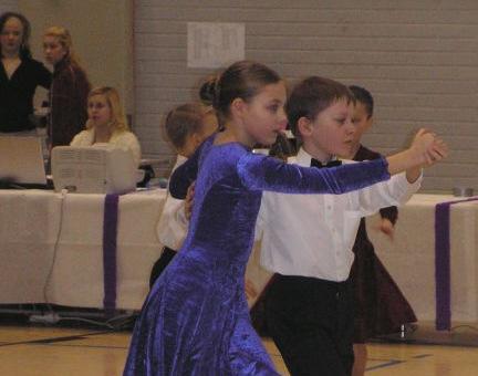 TOUKOKUU 2006 Hämeenlinnassa (28.5.2006) ei ollut hävettävää Jorma ja Marjut Yl-A vak. 1. sija Esa ja Katariina S1-E 1. sija Daniel ja Satu S1-E 3. sija Ekku ja Elena J2-E 4.