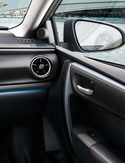 SISUSTA JA TEKNOLOGIA Toyota Touch with Go -navigointi löytää nopeimman tien perille ja varoittaa matkalla olevista nopeuskameroista ja mahdollisista ruuhkista.