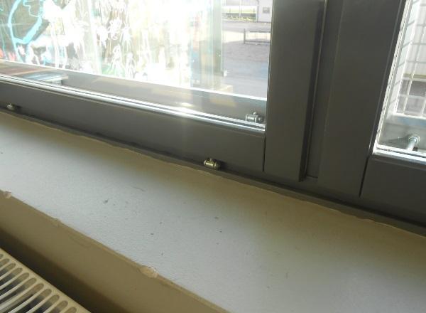 35(43) Päiväkodin sali: Betonisen