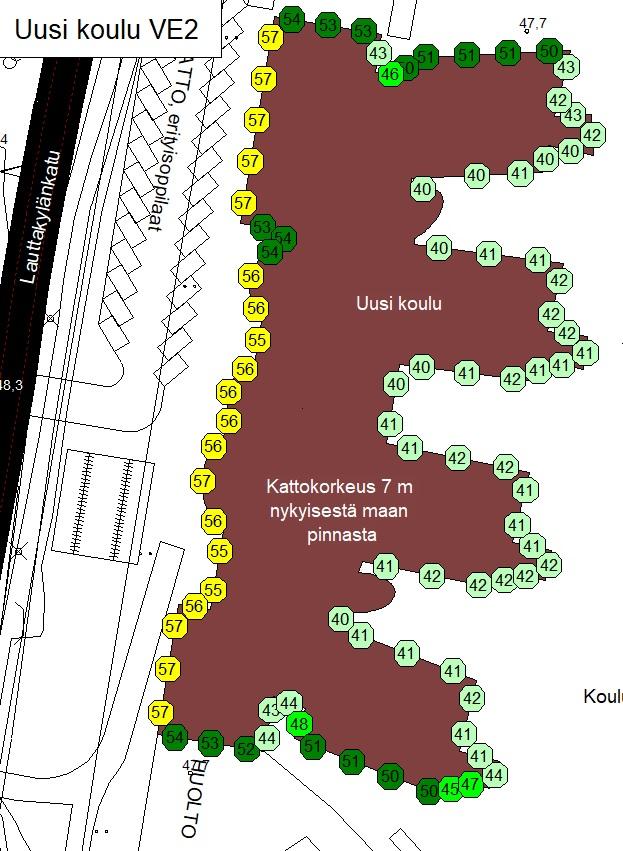 Kuva 4. Uudisrakennuksen julkisivuun kohdistuva suurin tieliikenteen aiheuttama päiväajan keskiäänitaso L Aeq,7 22 vaihtoehdossa VE2.