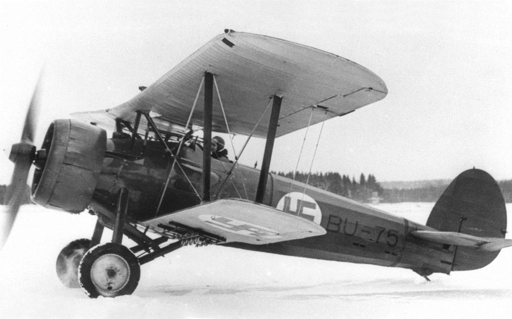 Bristol Bulldog IVA ja IIA Bristol Bulldog IVA ja IIA olivat brittiläisiä yksipaikkaisia hävittäjiä. "Nelosta" tilattiin ilmavoimille 17 kappaletta vuonna 1934.