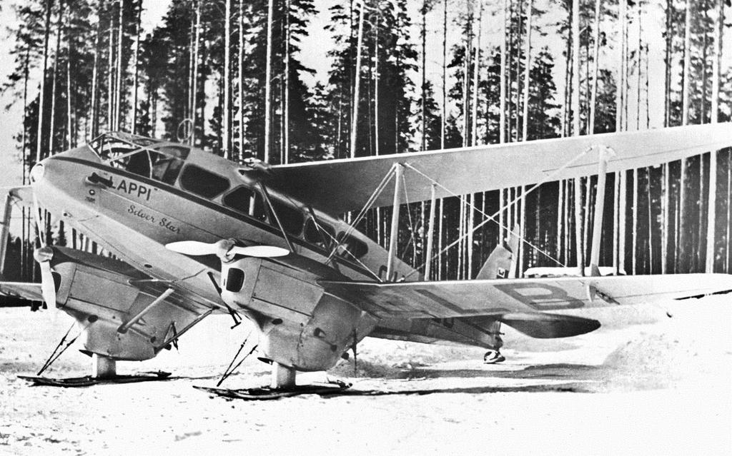 De Havilland D.H.89A Dragon Rapide De Havilland D.H.89A Dragon Rapide oli brittiläinen kaksimoottorinen matkustajakone, joka kuljetti ohjaajan lisäksi 6 8 matkustajaa.