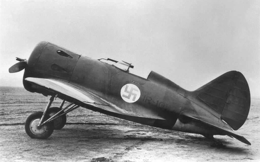 Polikarpov I-16 Polikarpov I-16 oli venäläinen yksipaikkainen hävittäjä. Talvisodassa saatiin sotasaaliiksi tyyppiä 27 ja jatkosodassa tyyppiä 5 edustaneet koneyksilöt.
