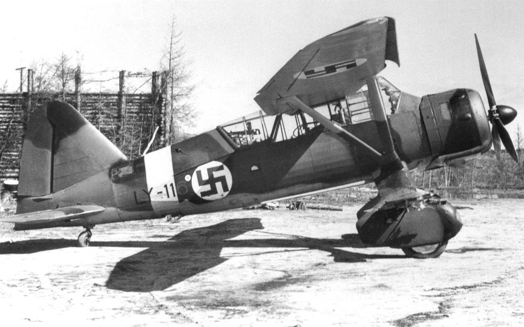 Westland Lysander I Westland Lysander I oli brittiläinen kaksipaikkainen tiedustelukone, jonka suunnittelussa tähdättiin lyhyeen lentoonlähtö- ja laskumatkaan.