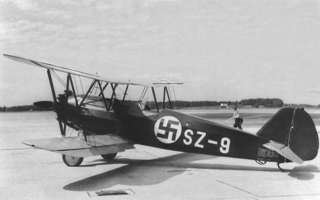 Focke-Wulf Fw 44 J Stieglitz Focke-Wulf Fw 44 J Stieglitz oli saksalainen kaksipaikkainen koulukone.