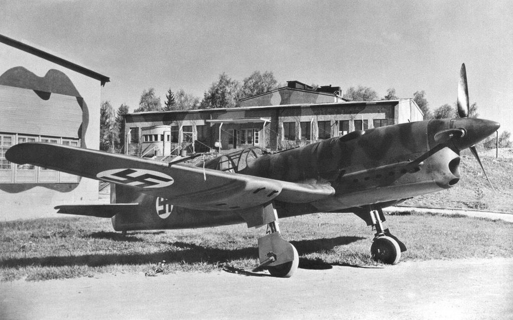 Caudron-Renault C.R.714 Caudron-Renault C.R.714 oli ranskalainen yksipaikkainen hävittäjä. Talvisodan aikana Ranskan hallitus päätti lahjoittaa niitä Suomelle 80 kappaletta.