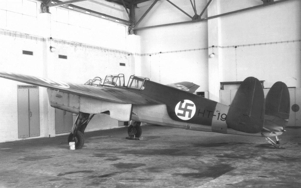 Hanriot H.232.2 Hanriot H.232.2 oli ranskalainen kaksimoottorinen ja kaksipaikkainen jatkokoulutuskone. Koneita hankittiin ilmavoimille kolme heinäkuussa 1941.