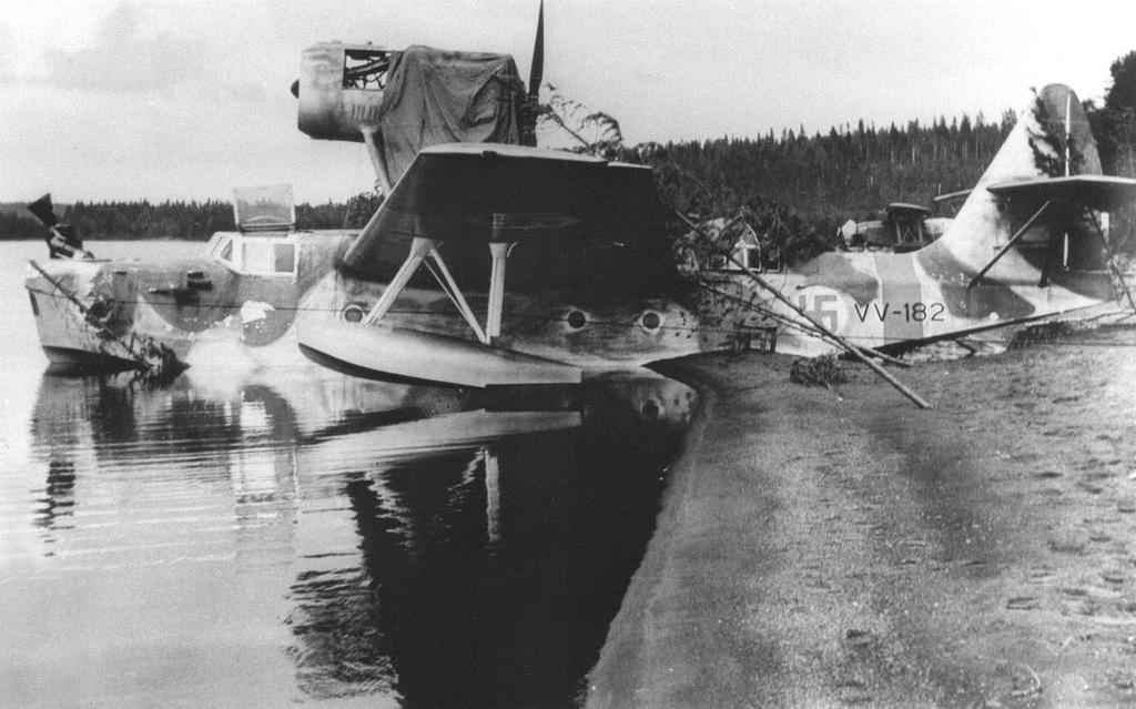 Beriev MBR-2 ja MBR-2bis Beriev MBR-2 ja MBR-2bis olivat venäläisiä viisipaikkaisia lentoveneitä. Koneita saatiin sotasaaliiksi ja niillä tehtiin vain muutama sotalento.