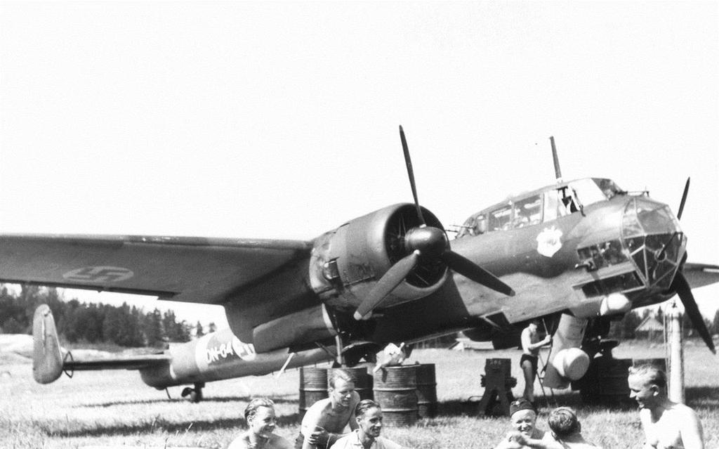 Dornier Do 17 Z-1, 2 ja 3 Dornier 17 Z-1, 2 ja 3 olivat saksalaisia kaksimoottorisia ja nelipaikkaisia pommituskoneita.