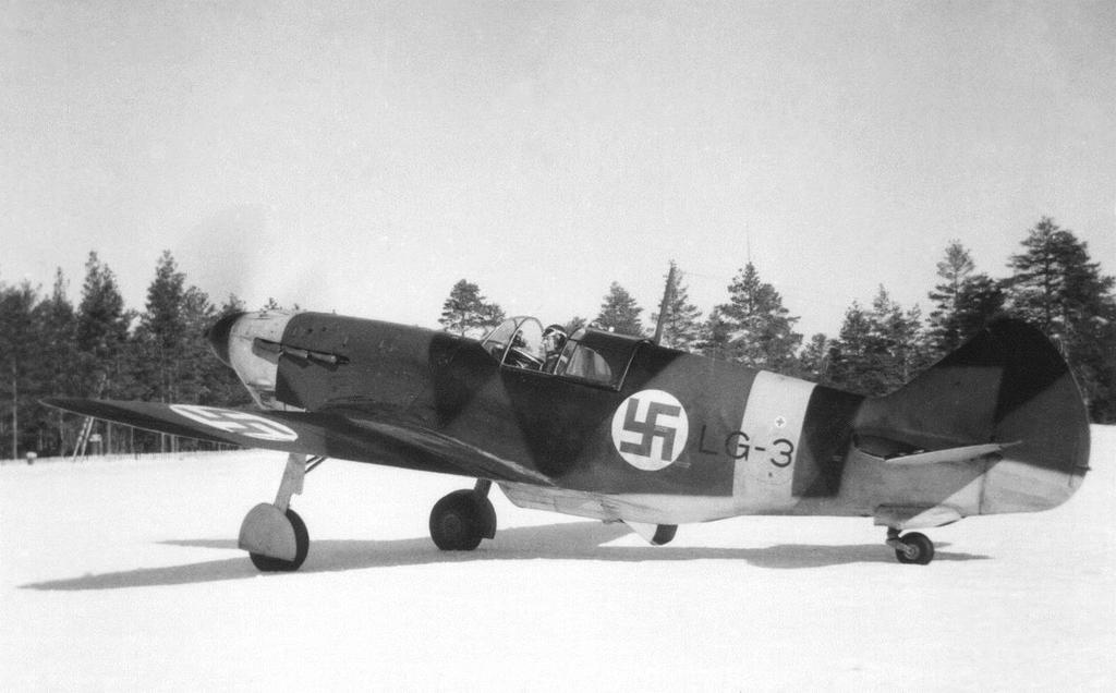 Lavotshkin LaGG-3 LaGG-3 oli venäläinen yksimoottorinen ja yksipaikkainen hävittäjä. Ilmavoimille saatiin jatkosodan aikana kolme konetta pakkolaskun tehneinä, ja ne korjattiin lentokuntoon.