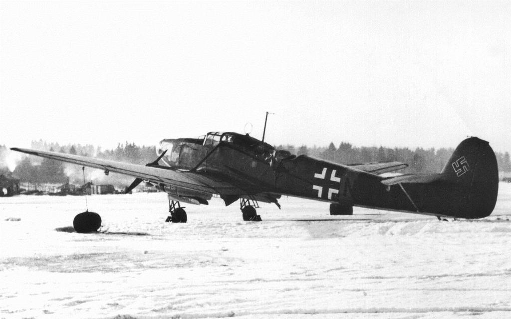 Focke-Wulf Fw 58 B Weihe Focke-Wulf Fw 58 B Weihe oli saksalainen kaksimoottorinen ja nelipaikkainen yhteys- ja koulukone.