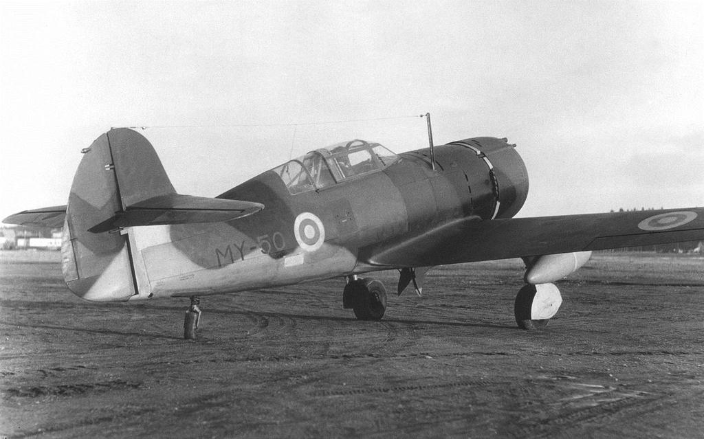 VL Myrsky VL Myrsky oli kotimainen yksipaikkainen hävittäjä. Prototyyppi lensi 1941, mutta ei täyttänyt vaatimuksia. Kolmen koneen esisarjassa tehtiin parannuksia, mutta kaikki ne tuhoutuivat.