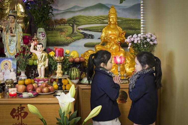 Vesak 19.5.2019 Buddhan syntymäpäivä on kaikille buddhalaisille vuoden suurin juhla.