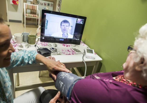 Ikäihmisten osallisuus konsultaatiotilanteissa ei ole toteutunut. Kuvapuhelinpalvelulla tilannetta voitaisiin parantaa.