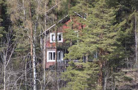 Haaparanta (Haapaniemi 33 ) on Jussilan vanha torppa, joka myytiin näyttelijä Emil Falckille vuonna 1893. Paikka on yhä hänen perikuntansa omistuksessa.
