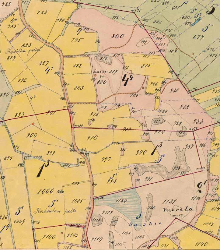 Vuonna 1903 Lassilan pihapiirissä ei ole muita rakennuksia kuin pieni heinälato.