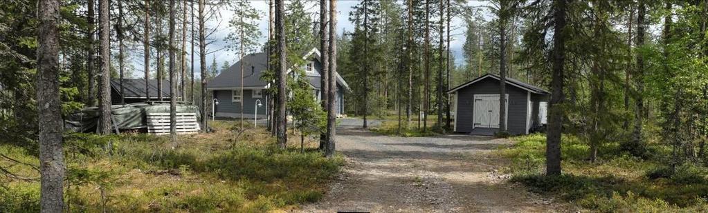 SÄRKINIEMEN RANTA-ASEMAKAAVAN OSITTAINEN MUUTOS 13 Kuva 12 Kitkan Helmi -tilan 43:65 rakennuksia Alueelle on rakennettu Takkusalmen vesiosuuskunnan vesijohtoverkosto ja Carunan sähköverkosto.