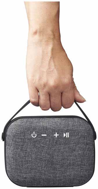 Soittoaika maksimi volyymillä on 2 tuntia ja latausaika 2 tuntia. Pakkauksessa mukana Micro-USB-/USB-latauskaapeli ja 3,5 mm audiojohto.