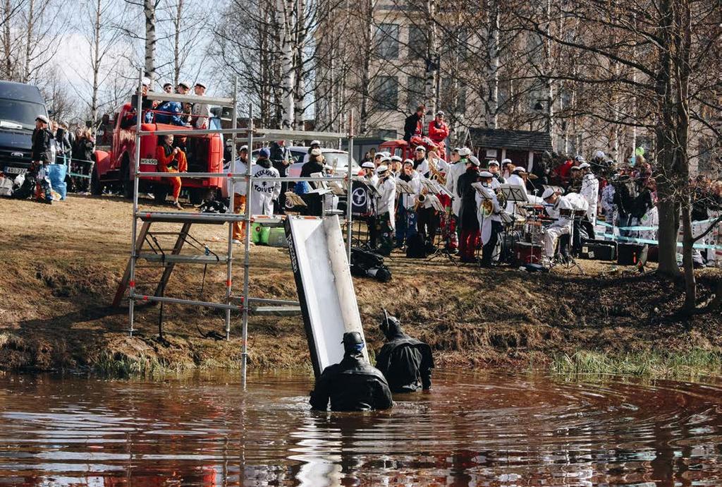 FUKSIPASSI Lärpäke fuksipisteiden merkitsemistä varten. Fuksipassit kerätään ennen Wappua pisteiden laskemista varten. Älä hukkaa, äläkä pese pesukoneessa!