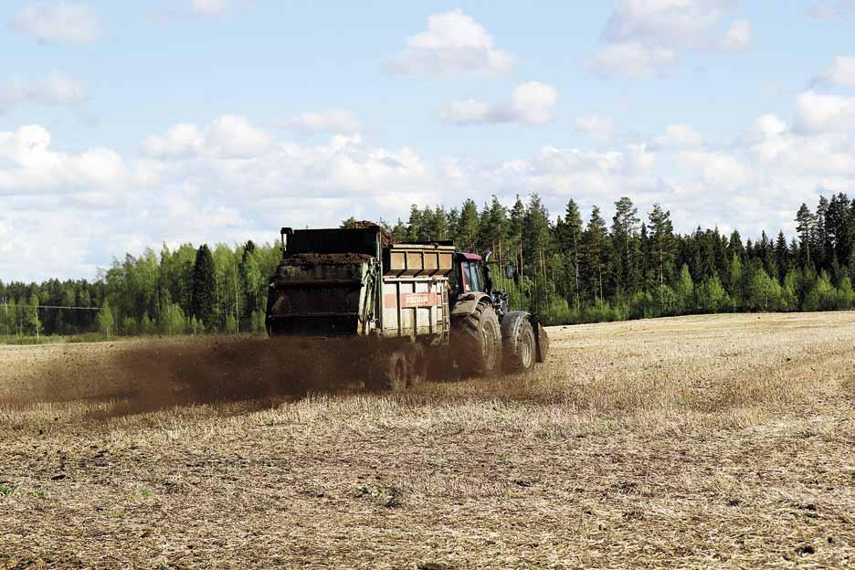 Orgaaninen aines ja sen sisältämä hiili pitävät yllä ja parantavat maan kasvukuntoa. Lannan levityksen jälkeen tehtävä multaus edesauttaa ravinteiden päätymistä kasvien käyttöön.