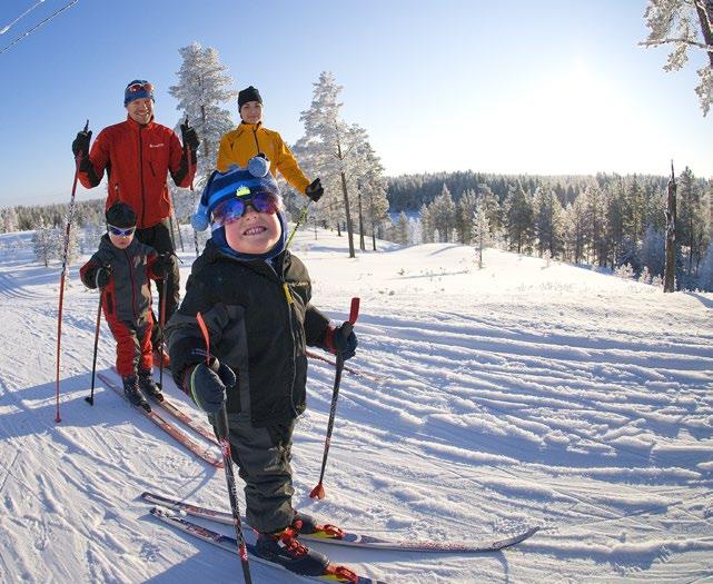 30 Tulotapaaminen ja ryhmäyttäminen Päivällinen noutopöydästä ja iltapala 18.00 Elämää Rokualla -video* 14.00-14.45 Lasten ohjelma: Nallepainia tai jumppaa 09.00-10.