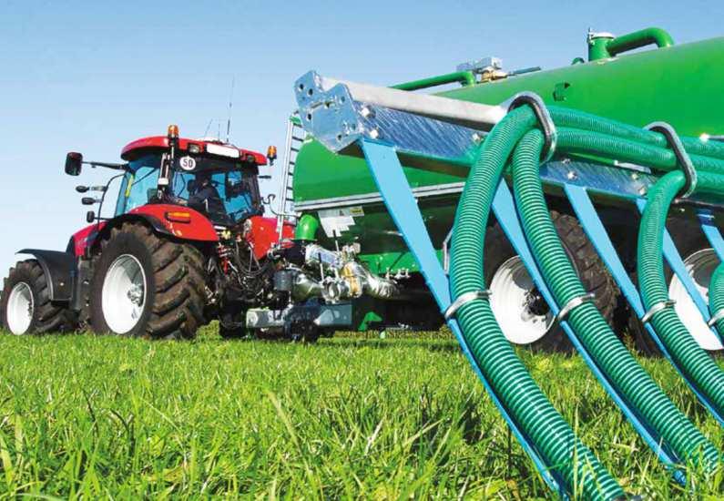 Paine Ohjainyksikkö Kuljetusasennossa jouset ovat kallistettuja sisäänpäin Farmer-vetovannasmultain on vakaa lietteenlevitin, jolla on alhainen omapaino. Farmer on saatavilla työleveydellä 12 ja 15m.