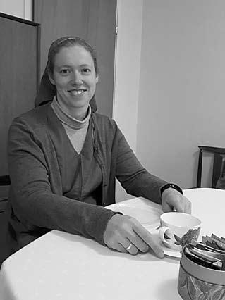 Häntä ei ollut lapsena kastettu, kuten ei myöskään hänen vanhempiaan. Koulussa Maria kiinnostui uskonnosta, siitä mitä se oikein on.