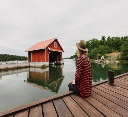 Vastuullisviestinnän haasteita - kotisivujen näkökulma Pääosin vaikea löytää kohta missä yritys kertoo sanallisesti vastuullisuudesta Osalta nettisivuilta löytyi