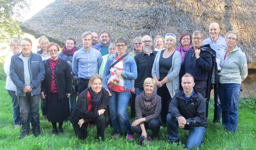 Matkalle osallistui yhteensä 22 henkilöä, jotka olivat kyläyhdistysten aktiivitoimijoita sekä maaseudun kehittäjiä. Perjantai 9.9.2016 Bussi lähti Rantsilasta klo 11.