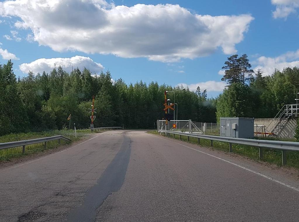 Kuva: Markus Hytönen Kuva: Markus Hytönen Metsä Boardin tehtaalle johtaa yksityisraide, jolla